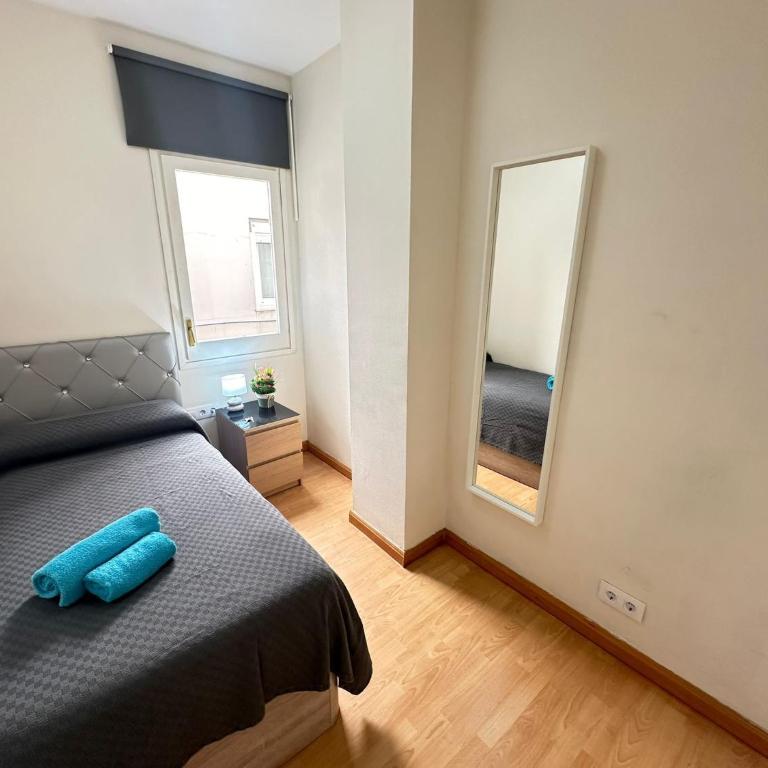 Rooms in Apartment Paris - Single Room with Shared Bathroom - 3