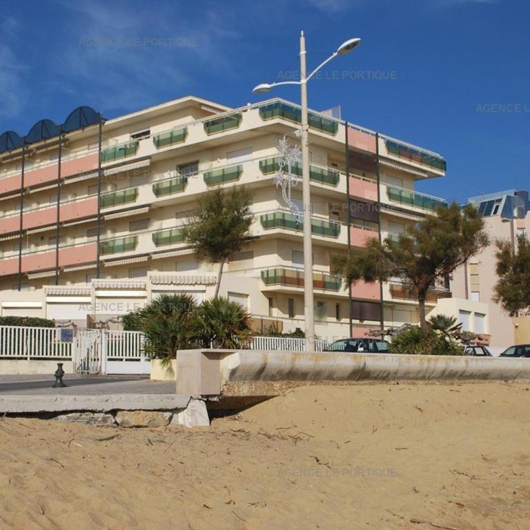 T2 cabine au Lavandou pour 4, proche plage, climatisation, parking privé - FR-1-803-66 - Apartment - 2
