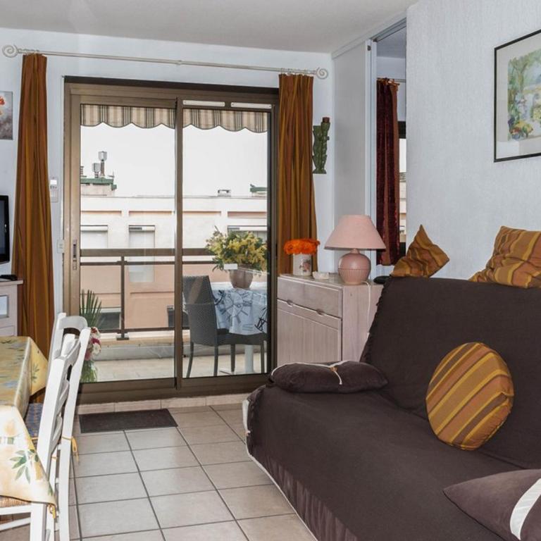 Charmant 2 pièces en centre-ville, 4 couchages, avec parking et climatisation - FR-1-803-65 - Apartment - 1