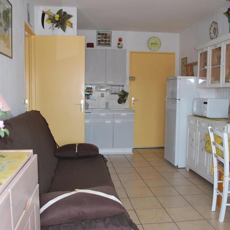 Charmant 2 pièces en centre-ville, 4 couchages, avec parking et climatisation - FR-1-803-65 - Apartment - 8