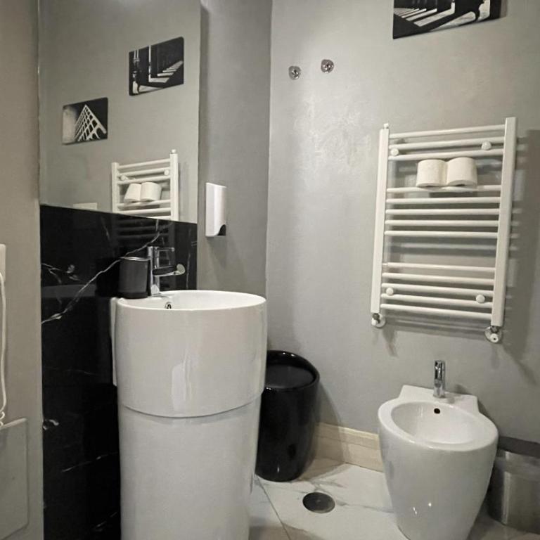Rhome Luxury suite - Camera Matrimoniale Deluxe con Doccia - 14