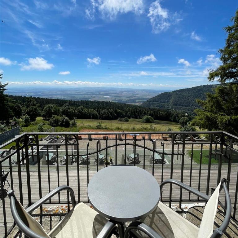 Grand Hôtel des Rasses & Wellness - Double Room with Mountain View - 1