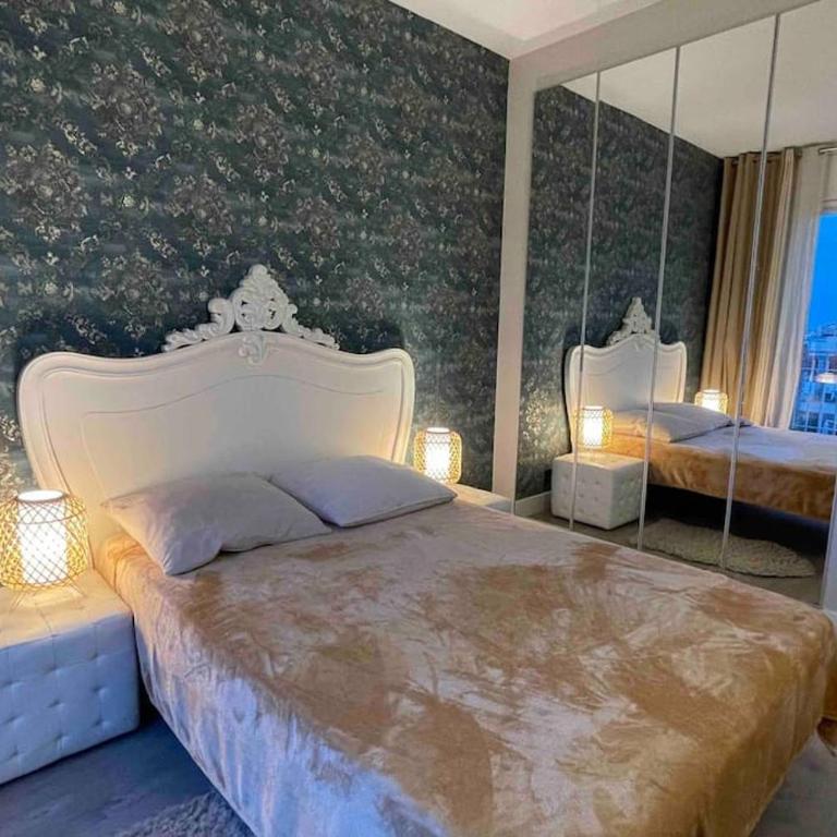 Spacious Penthouse with big private terrace & view - Three-Bedroom Apartment - 19