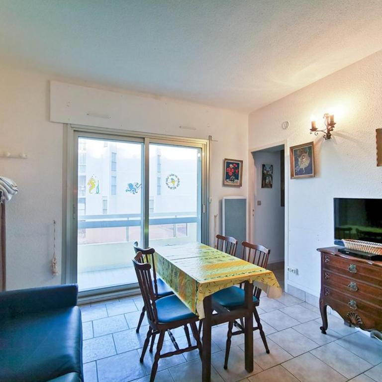 Le Lavandou: Studio 4 pers, vue mer, proche plage, parking - FR-1-803-27 - Studio - 2