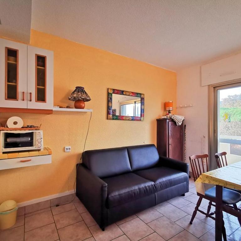 Le Lavandou: Studio 4 pers, vue mer, proche plage, parking - FR-1-803-27 - Studio - 4