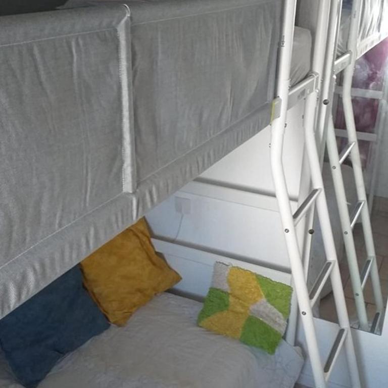 Le Lavandou: Studio 4 pers, vue mer, proche plage, parking - FR-1-803-27 - Studio - 5