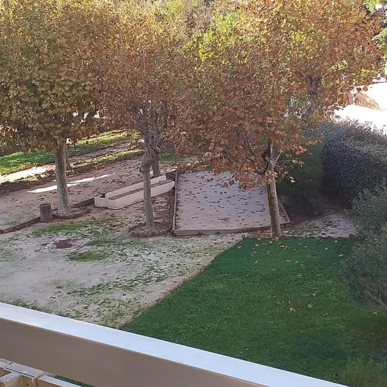 Le Lavandou: Studio 4 pers, vue mer, proche plage, parking - FR-1-803-27 - Studio - 6
