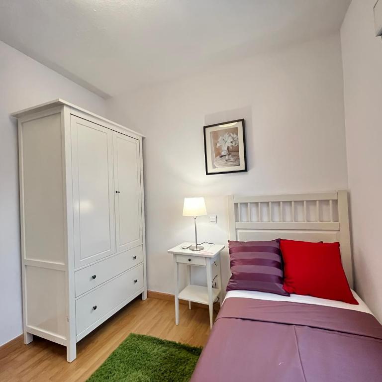 Exclusivo Terraza Tortosa Temporal - Five-Bedroom Deluxe Apartment - 27