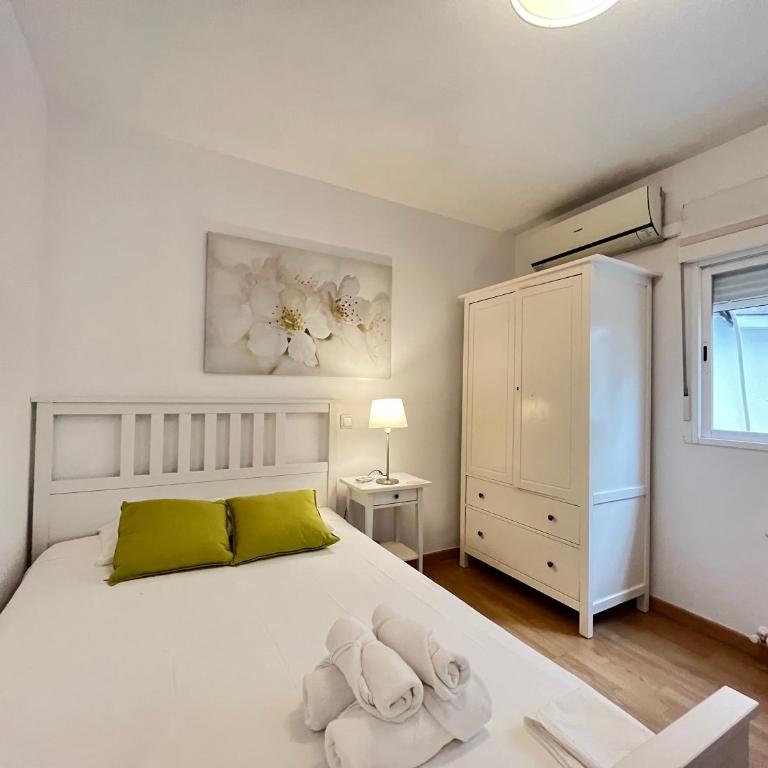 Exclusivo Terraza Tortosa Temporal - Five-Bedroom Deluxe Apartment - 4