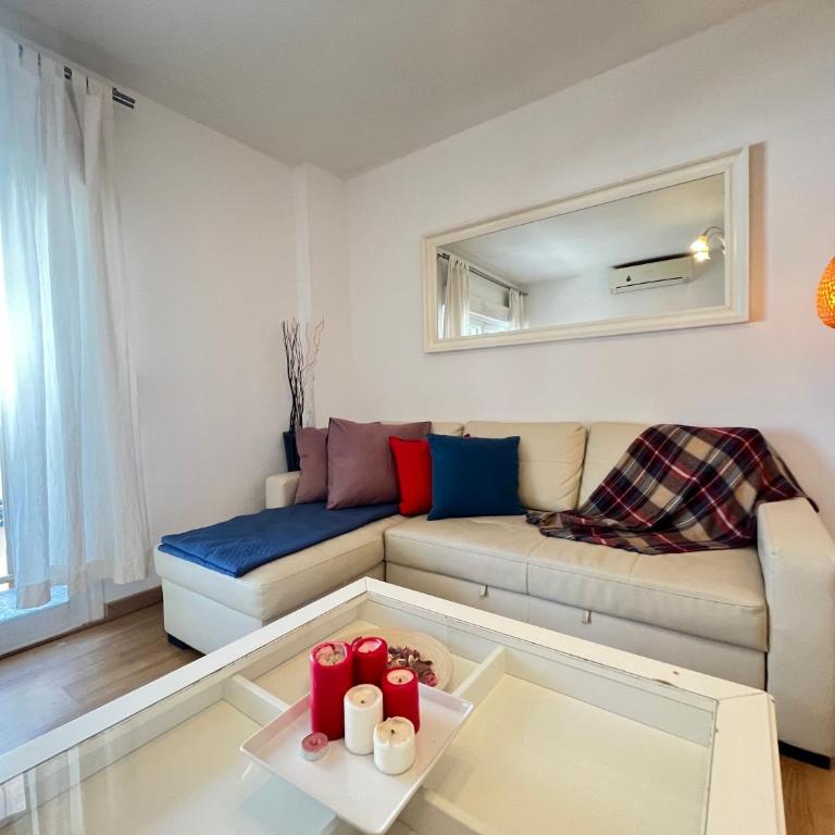 Exclusivo Terraza Tortosa Temporal - Five-Bedroom Deluxe Apartment - 2