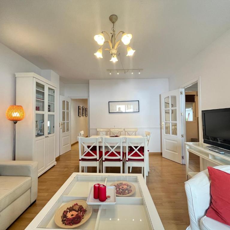 Exclusivo Terraza Tortosa Temporal - Five-Bedroom Deluxe Apartment - 29
