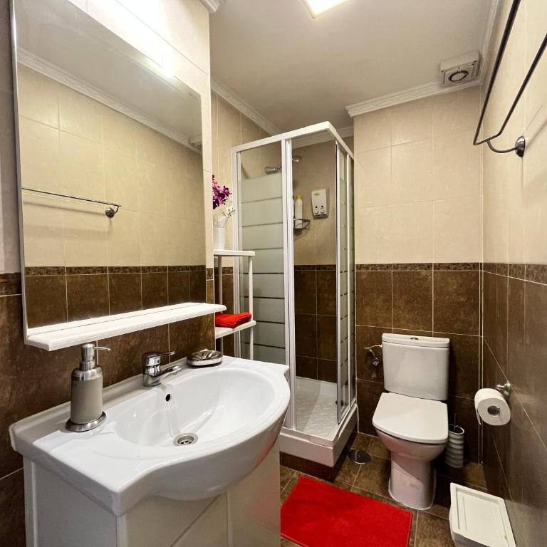 Exclusivo Terraza Tortosa Temporal - Five-Bedroom Deluxe Apartment - 45