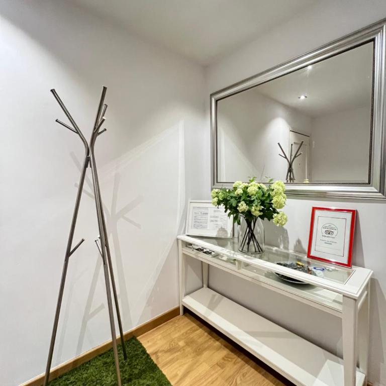 Exclusivo Terraza Tortosa Temporal - Five-Bedroom Deluxe Apartment - 44