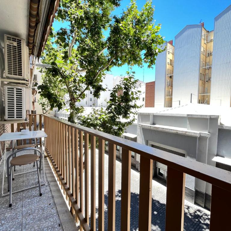 Exclusivo Terraza Tortosa Temporal - Five-Bedroom Deluxe Apartment - 63