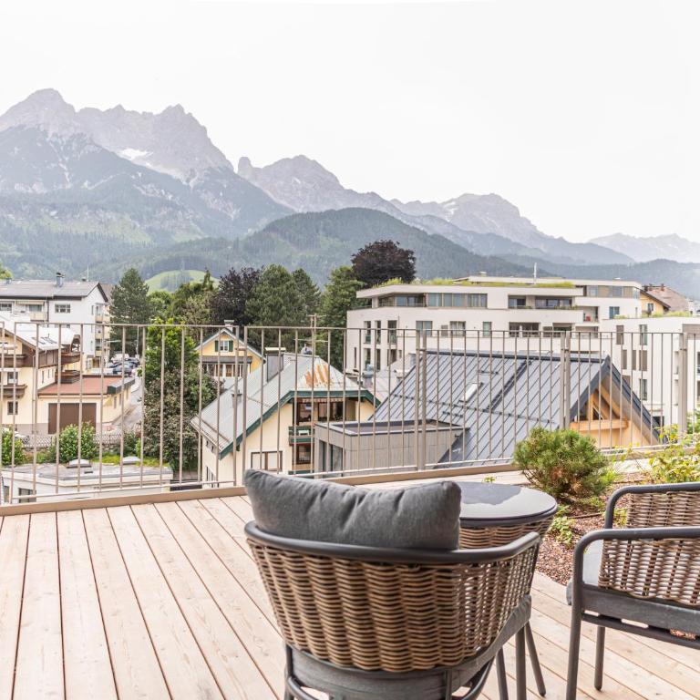 Hotel DAS SAAL - Suite mit Kingsize-Bett und Balkon - 2