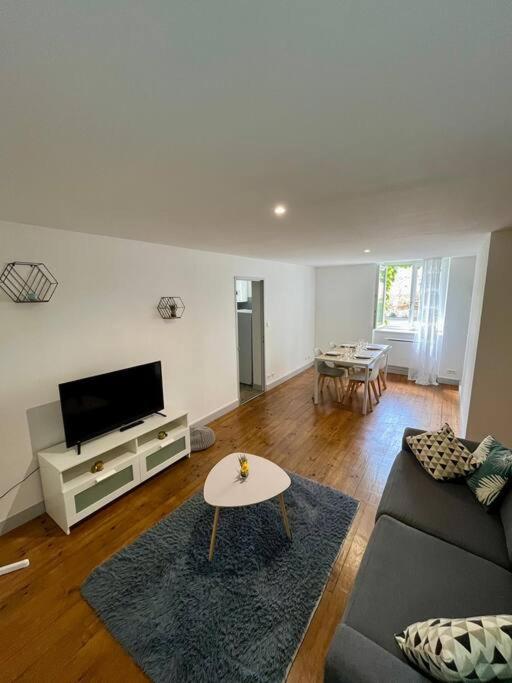 T2- Le François III - Proche Centre ville - Appartement 1 Chambre - 15