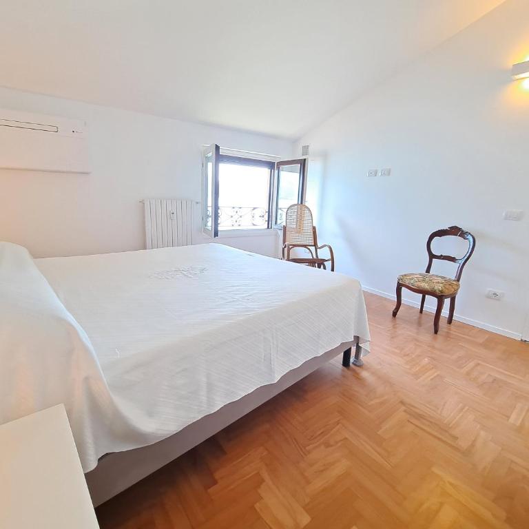 Immobillario - Regina del Lago - Appartamento con 2 Camere da Letto - 12