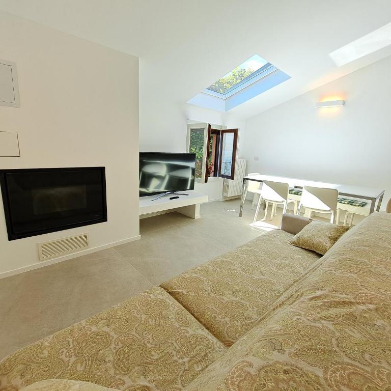 Immobillario - Regina del Lago - Appartamento con 2 Camere da Letto - 8