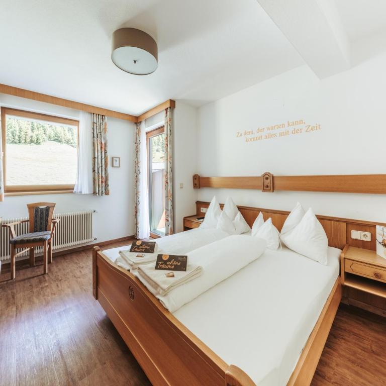 Regitnig - 4 Sterne Hotel und Chalets - Economy Doppelzimmer - 1