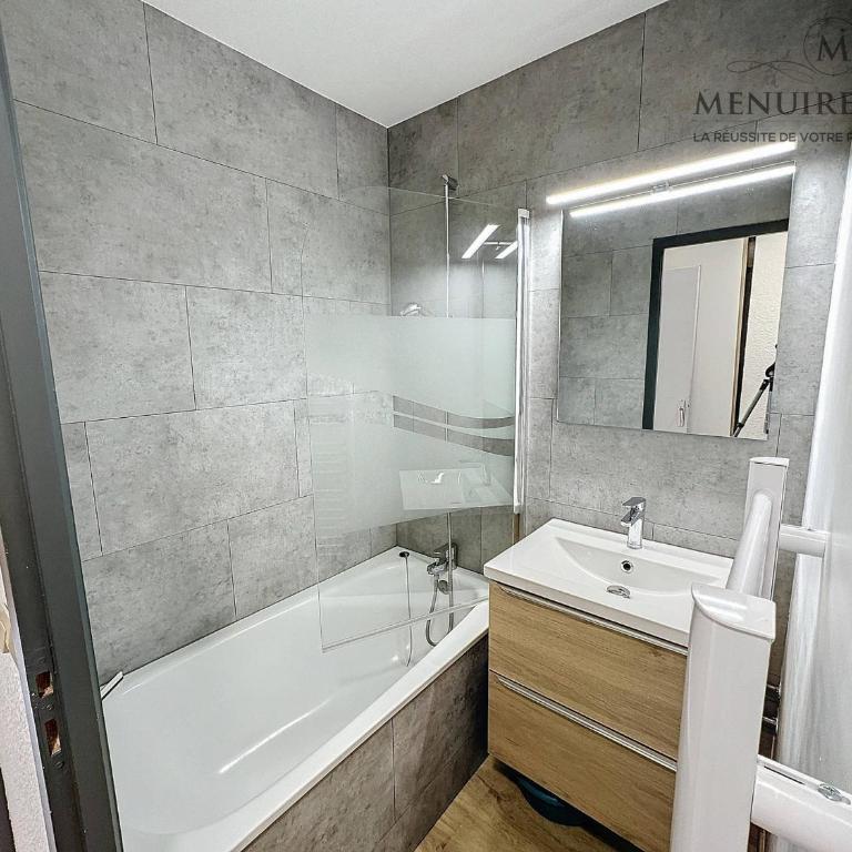 Studio + cabine 4 pers 24m², ski aux pieds, parking à proximité - FR-1-178-106 - Studio - 14