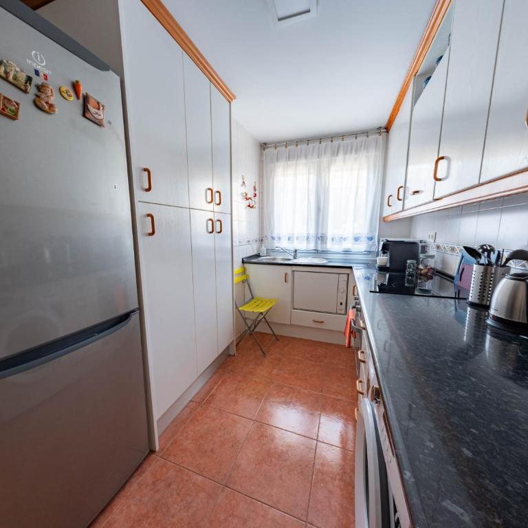 Amplio piso en el Palacio de Congresos by beBalmy - Two-Bedroom Apartment - 11
