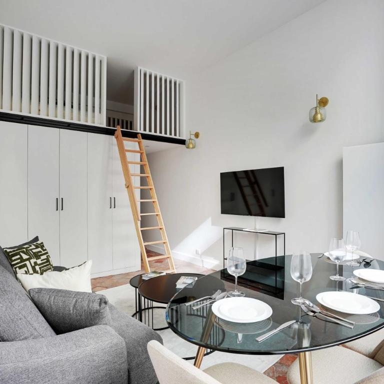 Magnifique appt avec 2 salons- 1BD-6P - Notre-Dame - Apartment - Ground Floor - 2