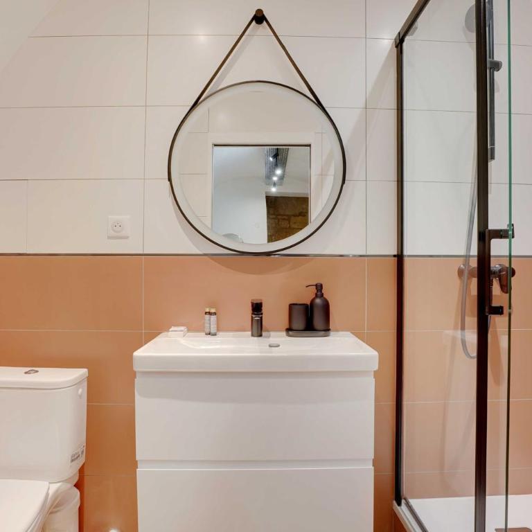 Magnifique appt avec 2 salons- 1BD-6P - Notre-Dame - Apartment - Ground Floor - 15