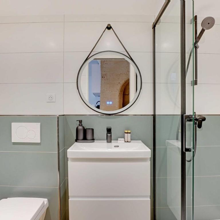 Magnifique appt avec 2 salons- 1BD-6P - Notre-Dame - Apartment - Ground Floor - 5
