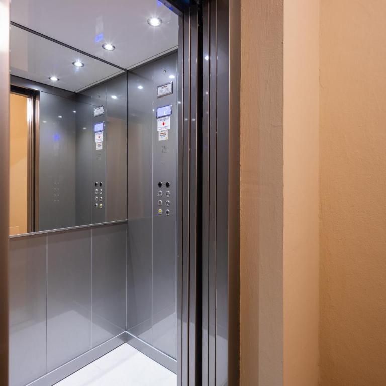 Palazzina Fusi - Comfort Triple Room with Limited View - 1