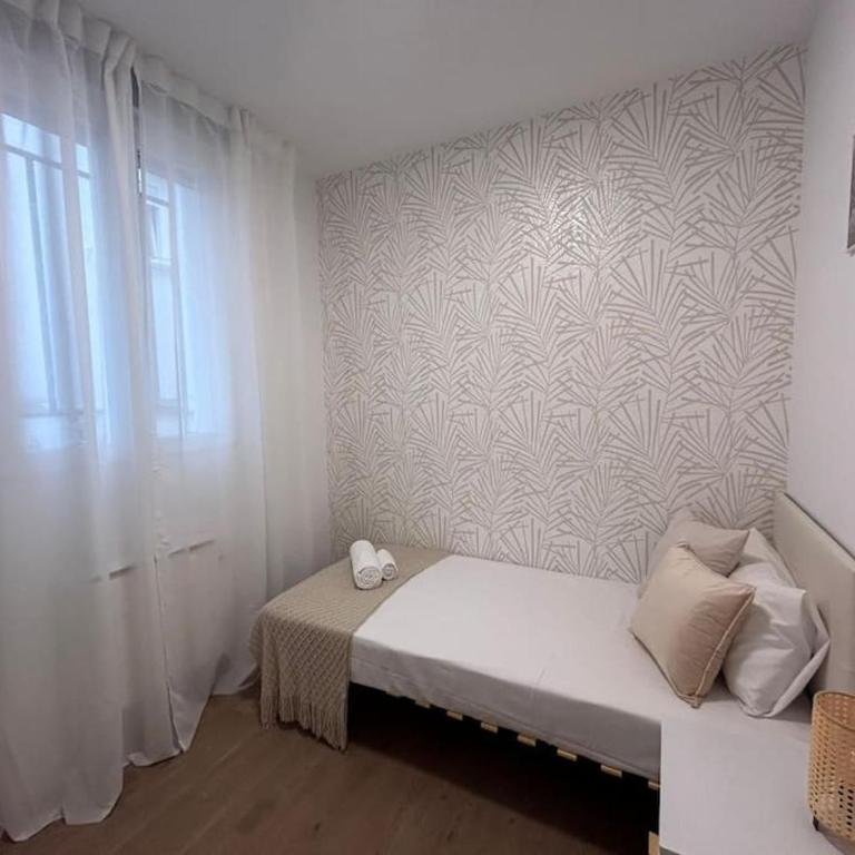 Beautiful flat in Madrid URQ2 - Two-Bedroom Apartment - 2