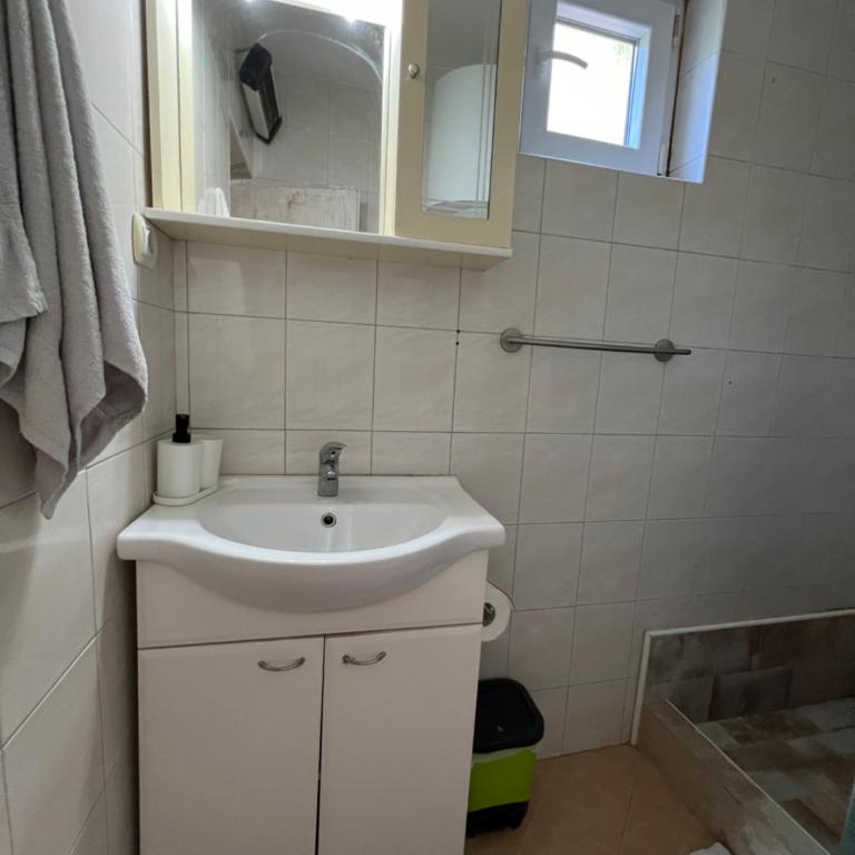 Apartmani Mareta - Studio with Garden View - 6