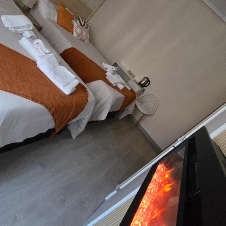 Habitaciones Universal - Quadruple Room with Private Bathroom - 2