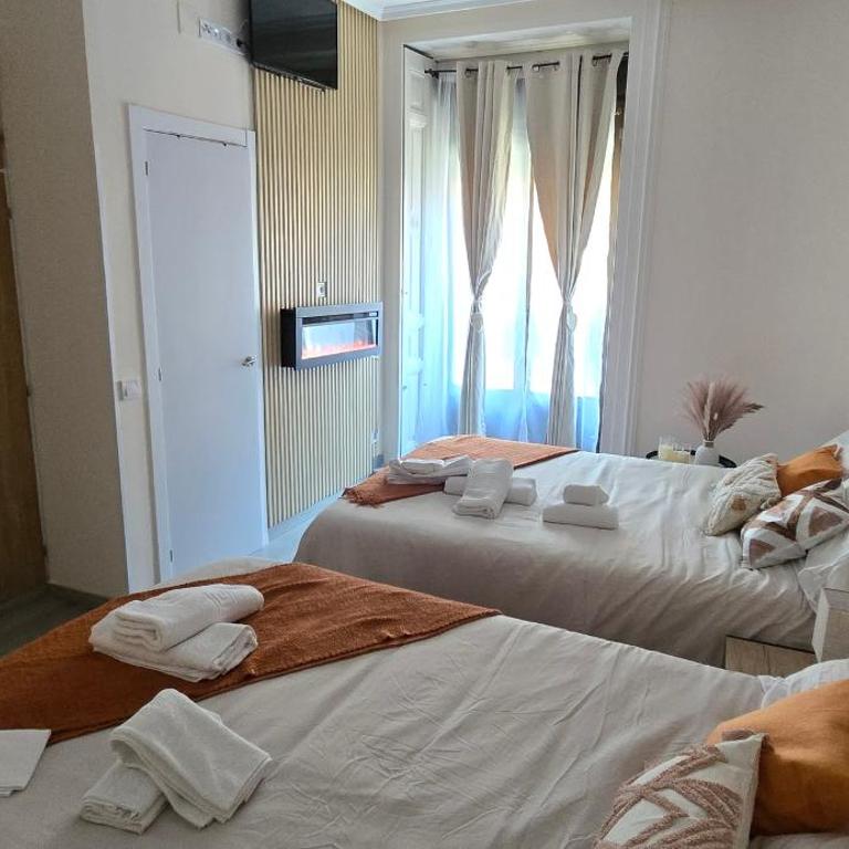 Habitaciones Universal - Quadruple Room with Private Bathroom - 4