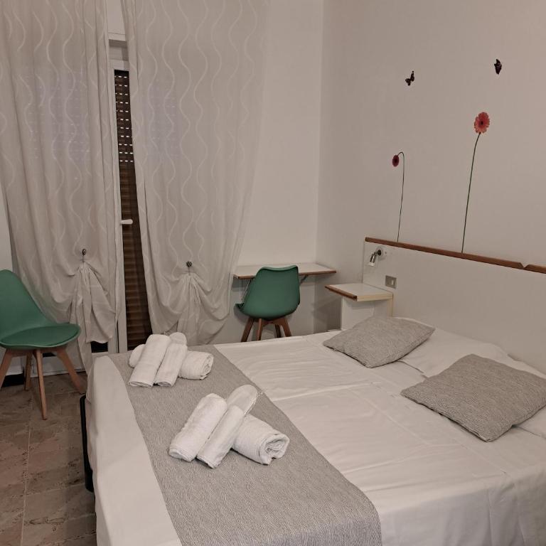 Hotel Villa Nicole - Camera Matrimoniale - 5