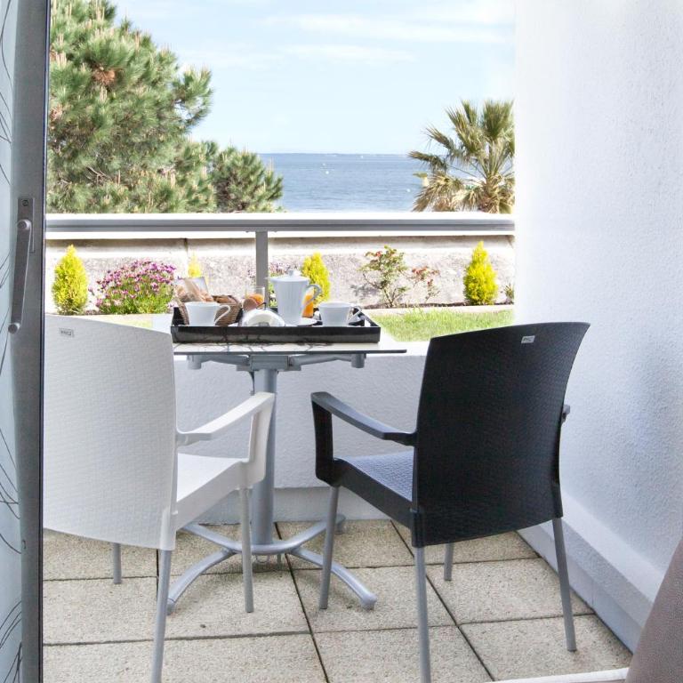 Hôtel Point France - Chambre Double Supérieure avec Balcon - Vue sur Mer - 3