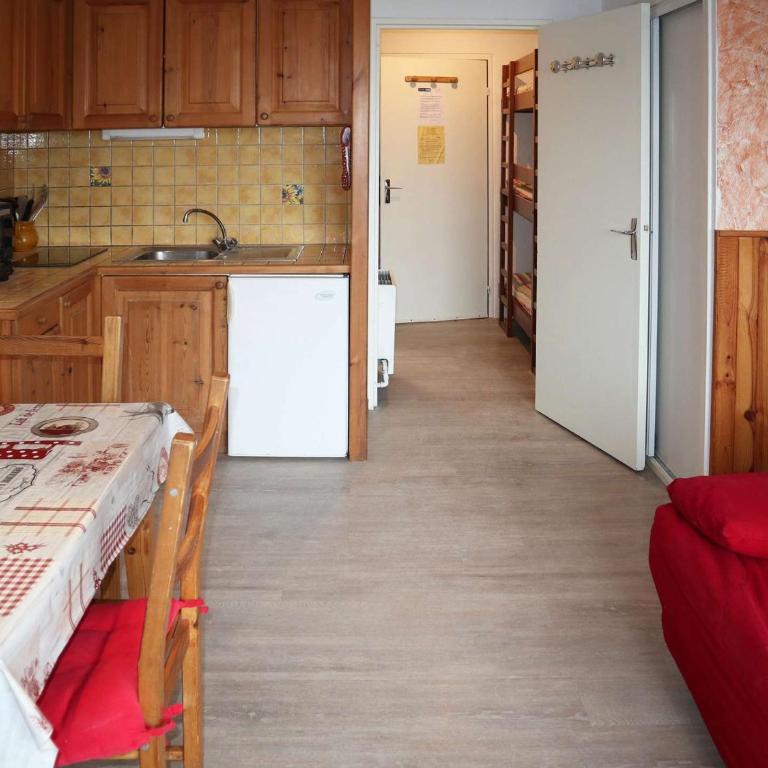 Studio aux Orres, skis aux pieds, pour 4 personnes - FR-1-322-138 - Studio - 9