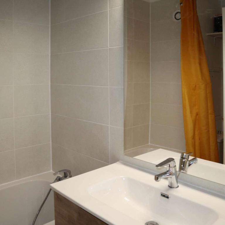 Studio aux Orres, skis aux pieds, pour 4 personnes - FR-1-322-138 - Studio - 12