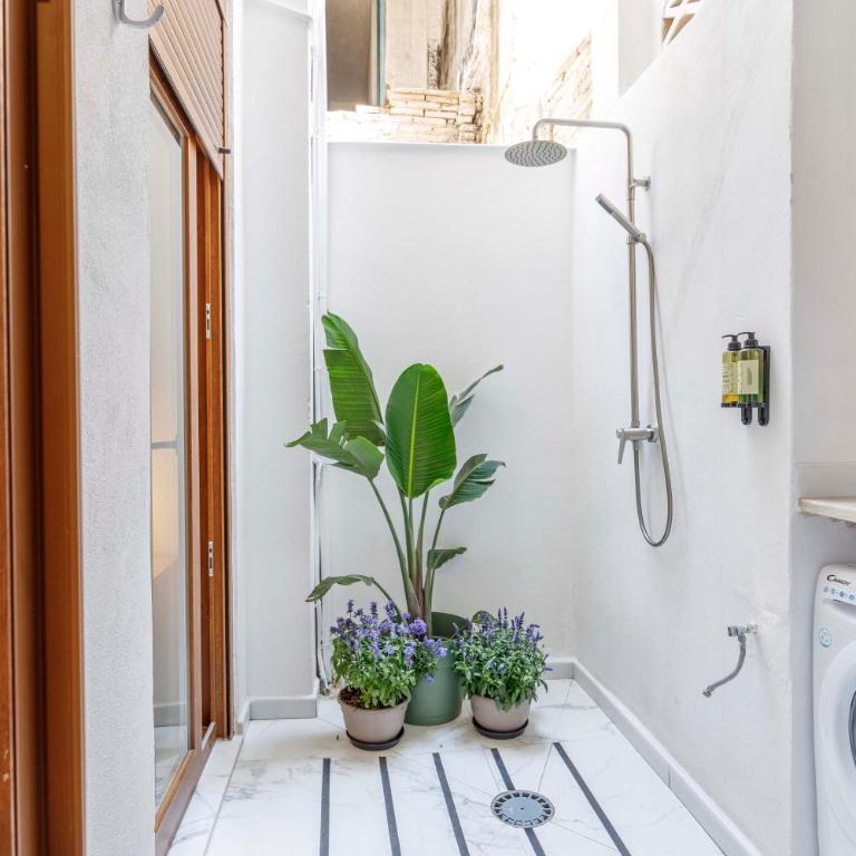 Artisan Haven: El Cabanyal Oasis - Three-Bedroom House - 13