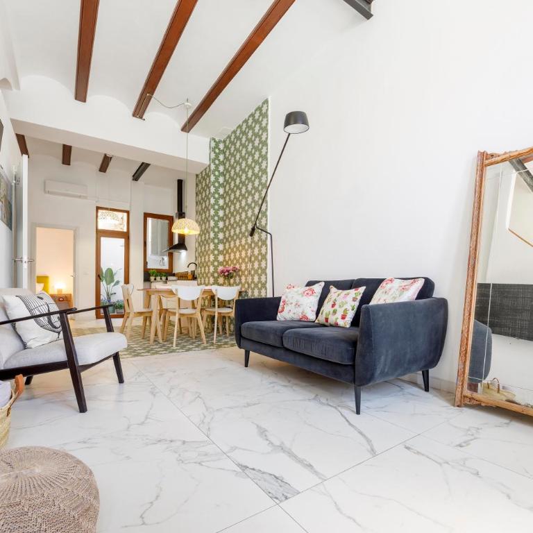 Artisan Haven: El Cabanyal Oasis - Three-Bedroom House - 4