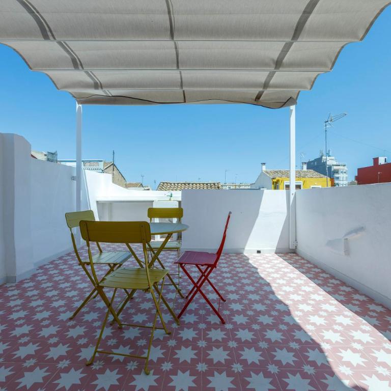 Artisan Haven: El Cabanyal Oasis - Three-Bedroom House - 29