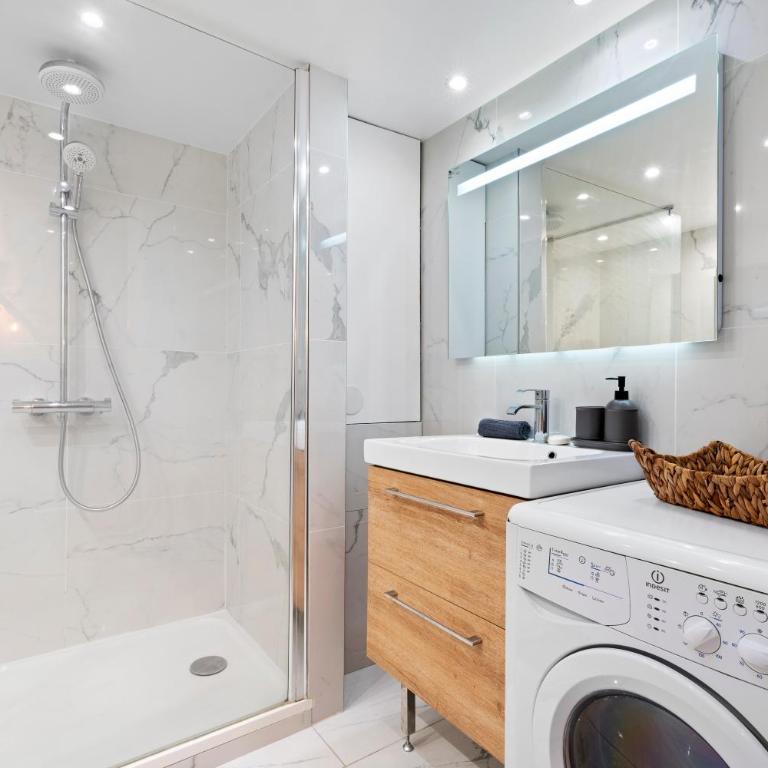 Nice Renting - 3 MASSENA - Chic Escape Luxury Duplex Place Massena - Appartement 1 Chambre - 13