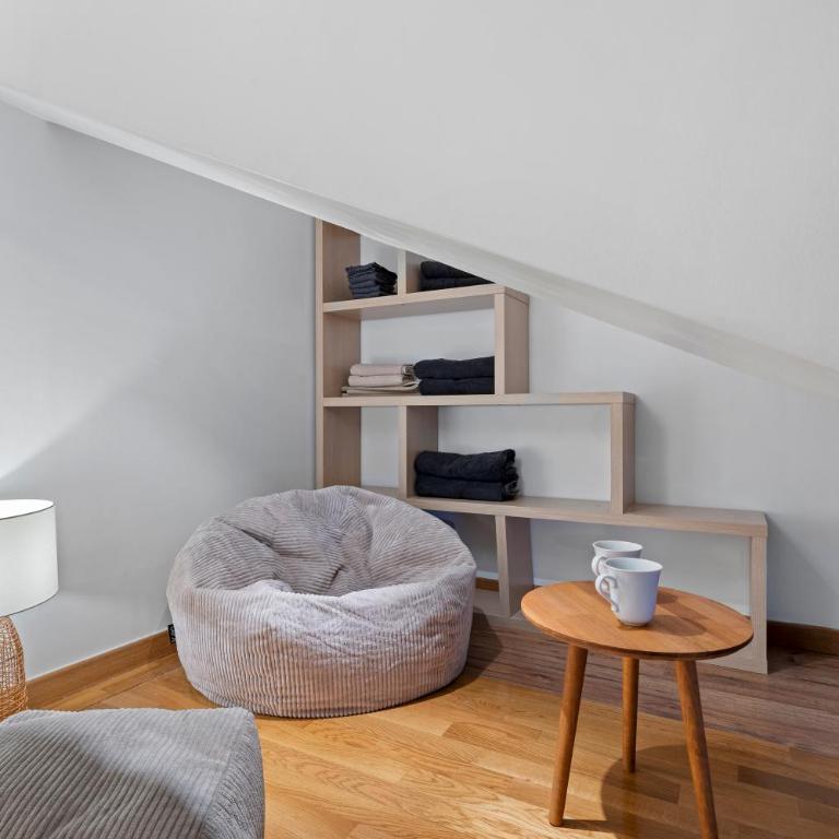 Nice Renting - 3 MASSENA - Chic Escape Luxury Duplex Place Massena - Appartement 1 Chambre - 10