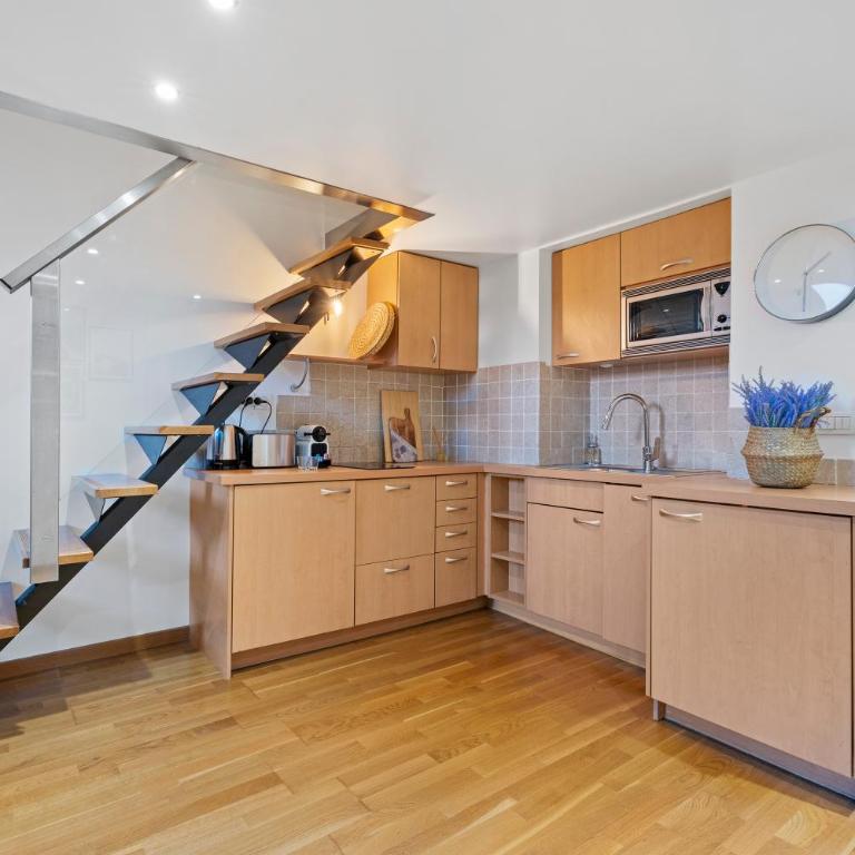 Nice Renting - 3 MASSENA - Chic Escape Luxury Duplex Place Massena - Appartement 1 Chambre - 11