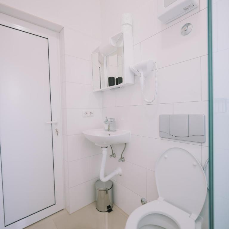 Apartments Leandra - Apartman s 2 Spavaće Sobe sa Balkonom i Terasom - 5