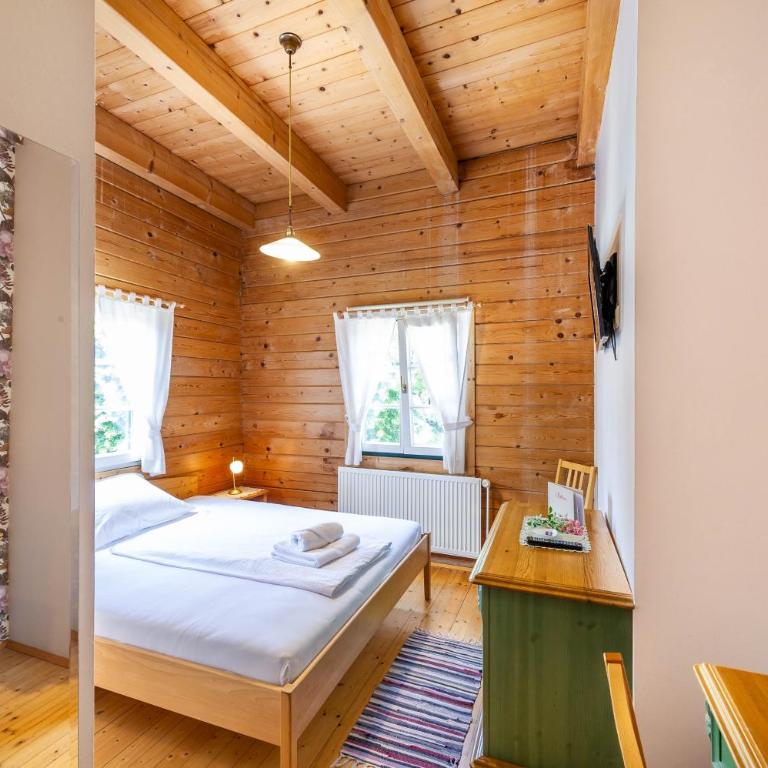 Stoffbauer GmbH - Doppel- oder Zweibettzimmer - 15