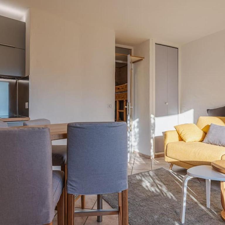 Studio 4 personnes ensoleillé et proche de tout - Appartement 2 Chambres - 12