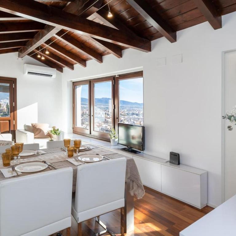 ChezmoiHomes Carmen de los Remedios - Two-Bedroom House - 1