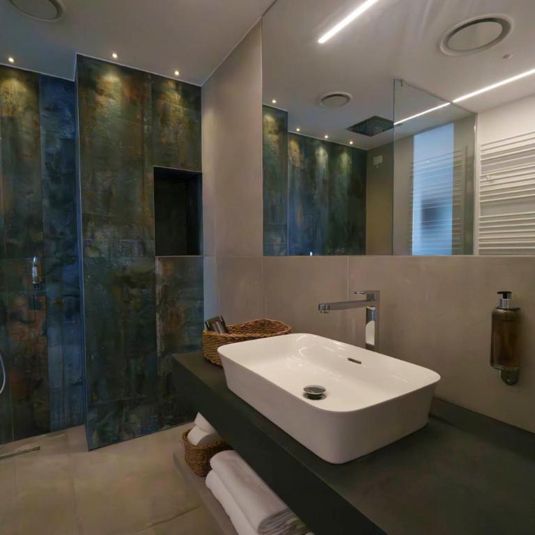 Attilio High Living Suites - Adults Only - Suite mit Seeblick und Patio - 21