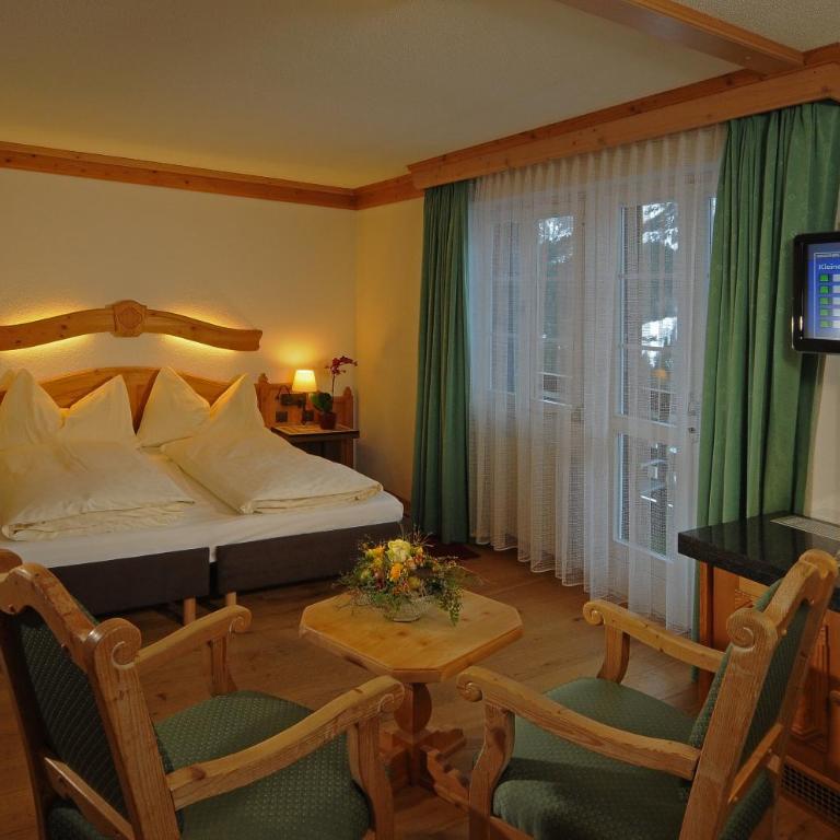 Hotel Kirchbühl Superior - Dreibettzimmer mit Bergblick - 2