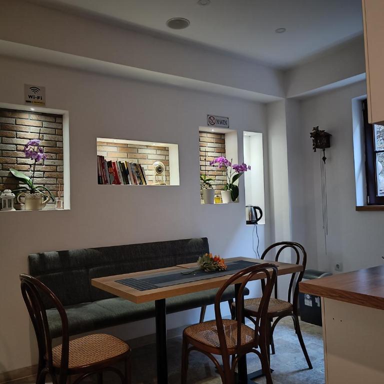 ABAGuesthouse - Two-Bedroom Apartment with City View - 21